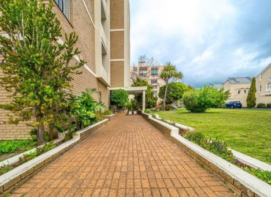 1 Bedroom Property for Sale in Kenilworth Western Cape
